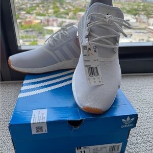 Adidas White Sneakers Modern Mesh Design Originals_NMD_R1
